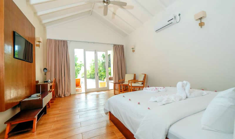 beach bungalow bedroom