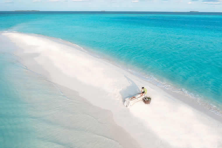 beach massage in maldives