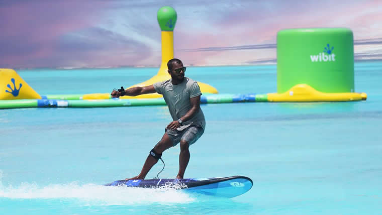 E-Surf in the maldives